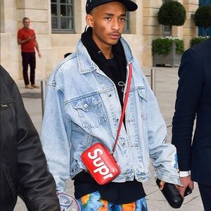 SUPREME X LV COLLABORATION RARE CROSS BODY BAG**